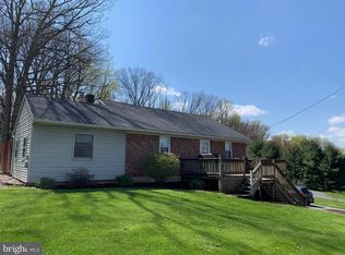629 Glenwood Dr, Ephrata, PA 17522