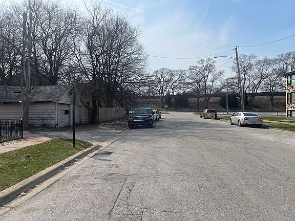 4th image of 10 W 137th Pl