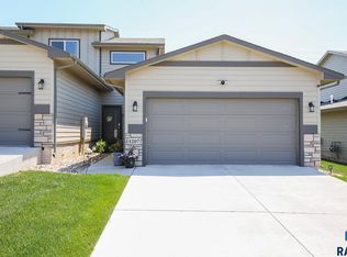 1207 N Brennan Ct, Sioux Falls, SD 57110