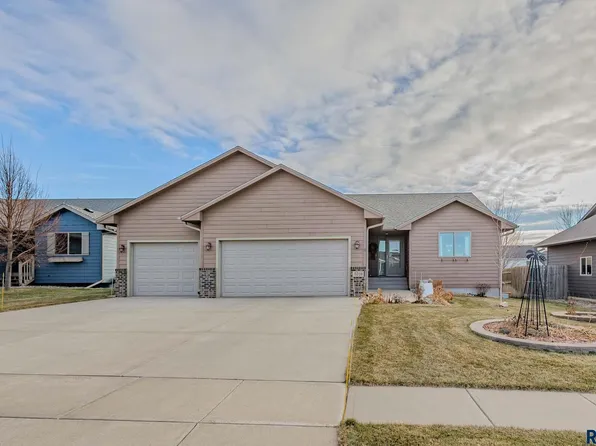 4016 S Outfield Ave, Sioux Falls, SD 57110