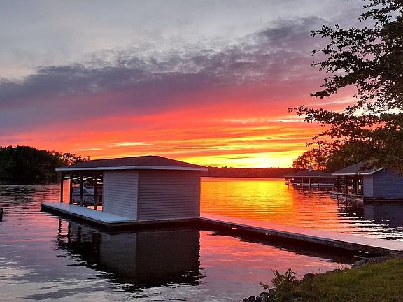 2nd image of 305 Catamaran Ct