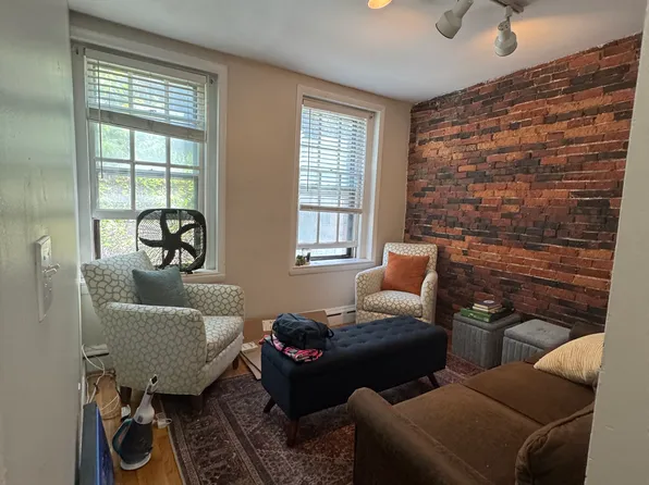 43 Grove St #2F, Boston, MA 02114