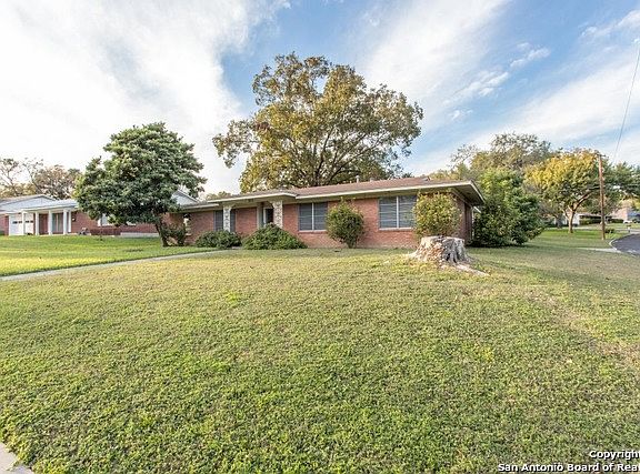 2nd image of 603 Royal Ct