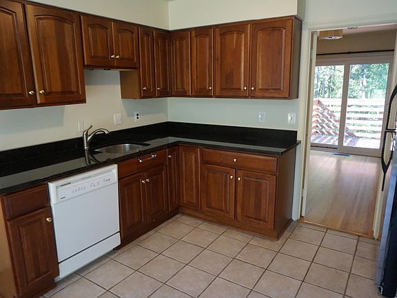 3rd image of 11165 Conestoga Ct