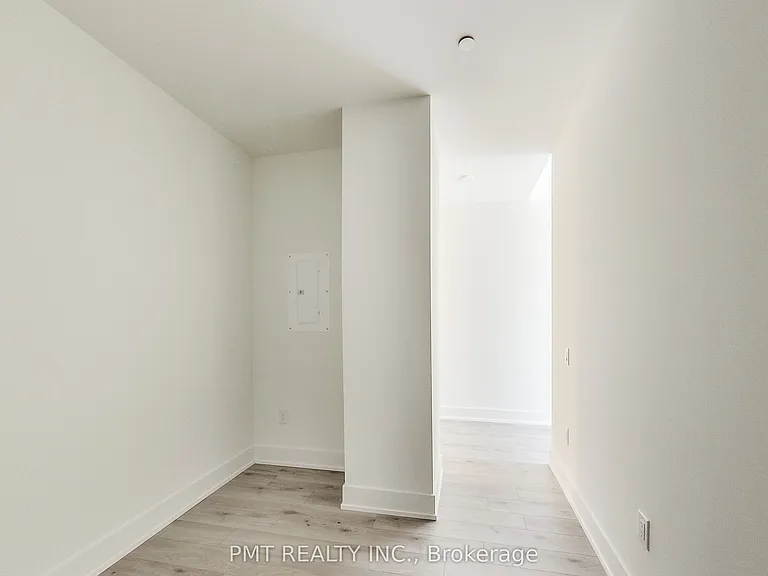 111 Saint Clair Ave W #1525 — Photo 11