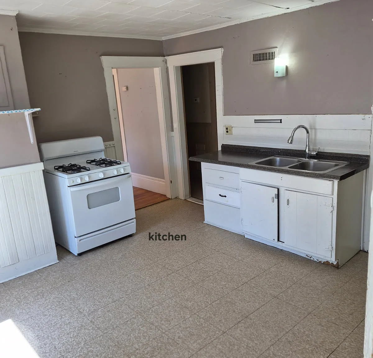 3 bed, 1000 sqft, $1,975 — Photo 4