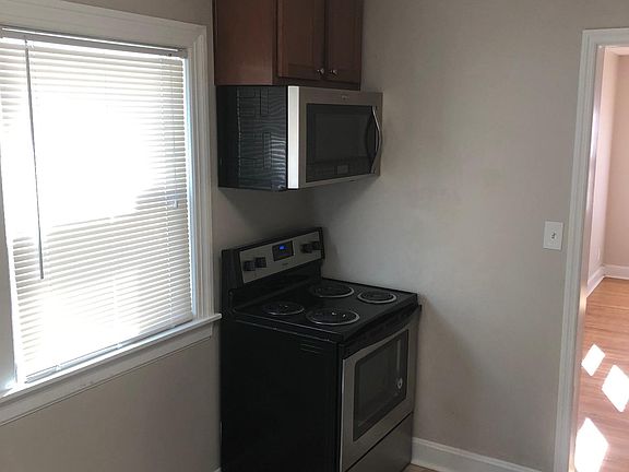 5th image of 637 Maylawn Ave