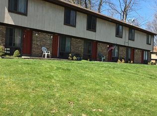 2405 Echo Valley Dr, Stow, OH 44224