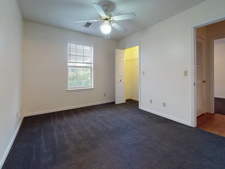 109 Commercial St — Photo 8