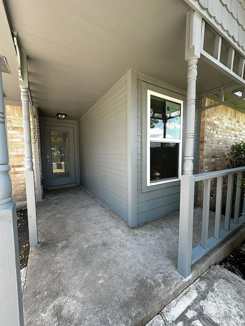 ** Free Rent W/ 1 Or 2 Yr Lease / Call For Details ** Copperfield Sbdv - 78753 — Photo 3