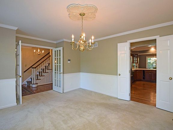 5th image of 8727 Tiburon Dr