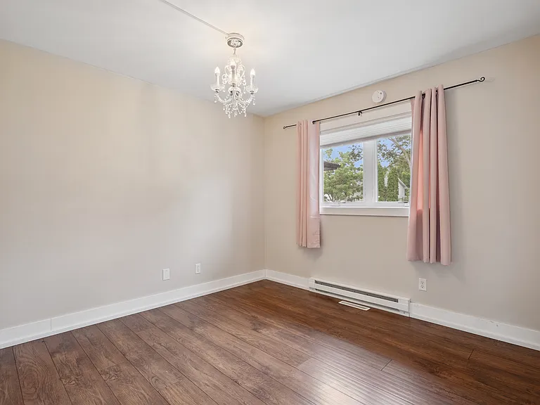 2310 Yorkshire Dr — Photo 6