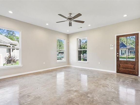 4th image of 66349 Markham Dr
