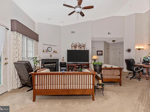 4th image of 6250 Glen Valley Ter Unit 6M