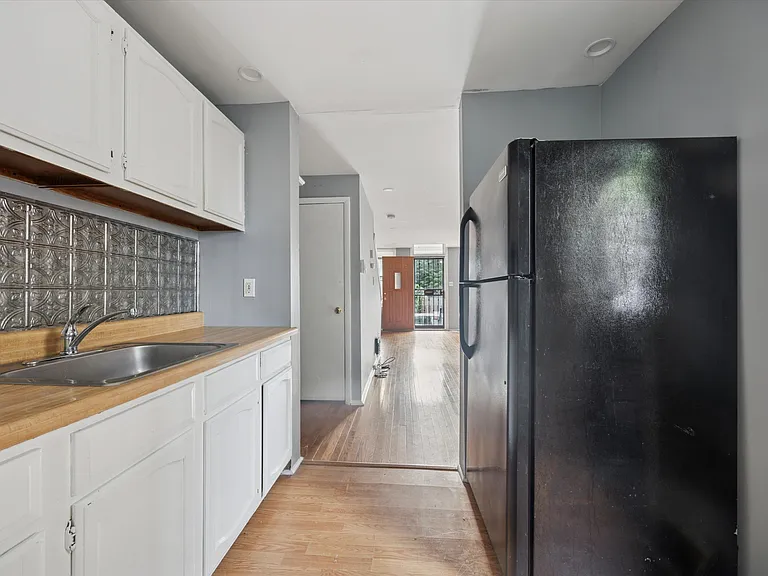 1320 S Newkirk St — Photo 7