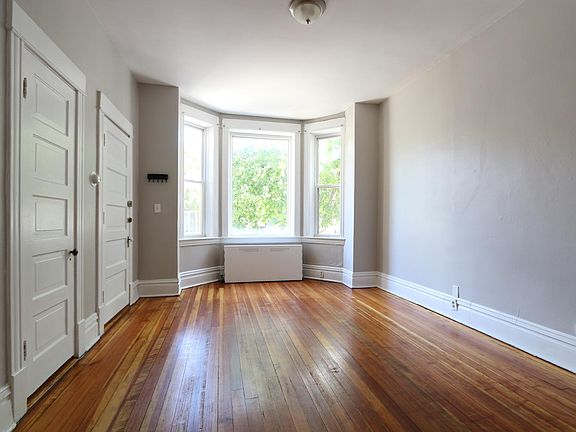 5th image of 2440 S Oakley Ave #1F
