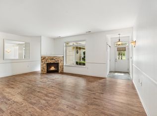W398N6050 Autumn Woods Dr, Oconomowoc, WI 53066