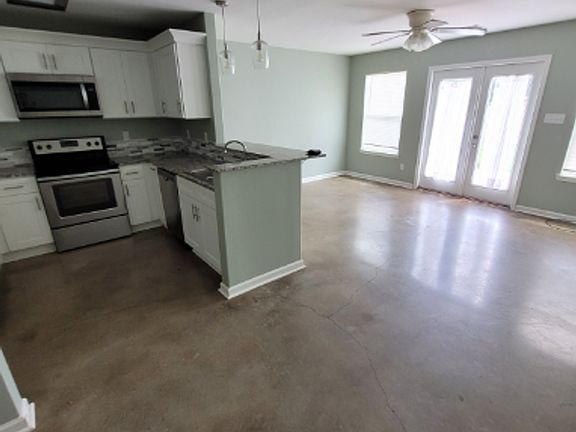 3rd image of 1602 Dehart Dr #C