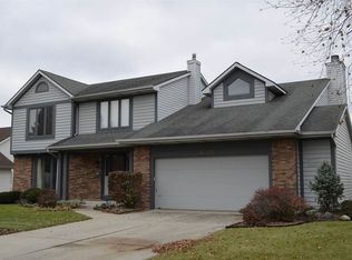 9715 Blue Mound Dr, Fort Wayne, IN 46804