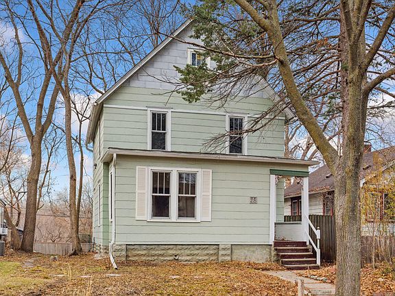 2nd image of 28 Sheridan Ave S #1
