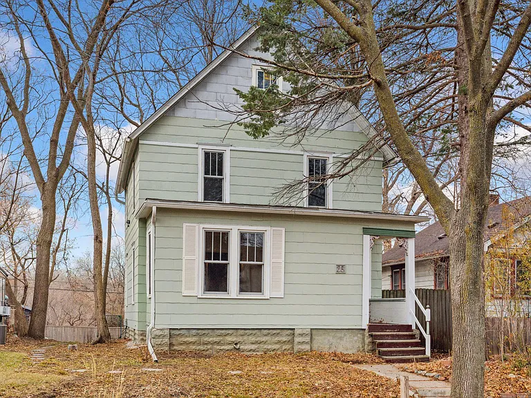 28 Sheridan Ave S #2 — Photo 8