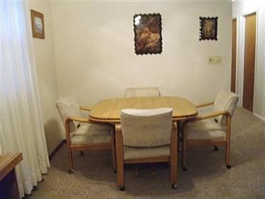 3rd image of 10 Orchard Dr