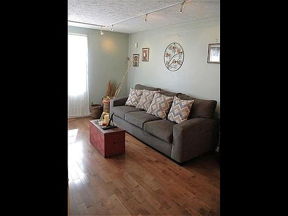 2nd image of 110 Grosvenor Dr