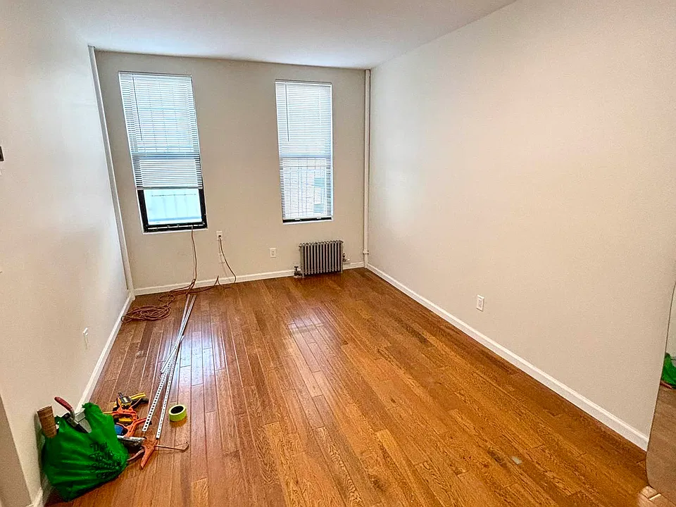 1345 De Kalb Ave #1R
