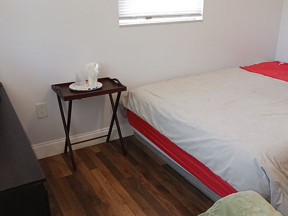 5th image of 1917 Greenway Dr