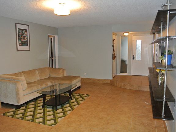 5th image of 612 Bloomingfield Ln