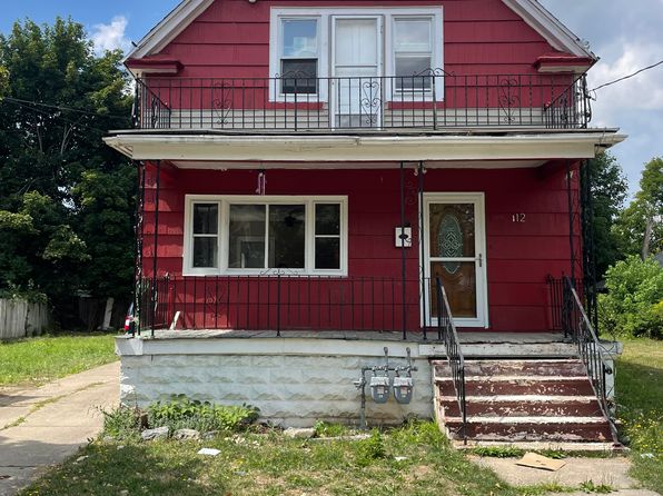 112 Goembel Ave