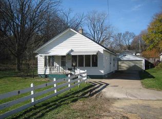 1534 N 7th St, Clinton, IA 52732