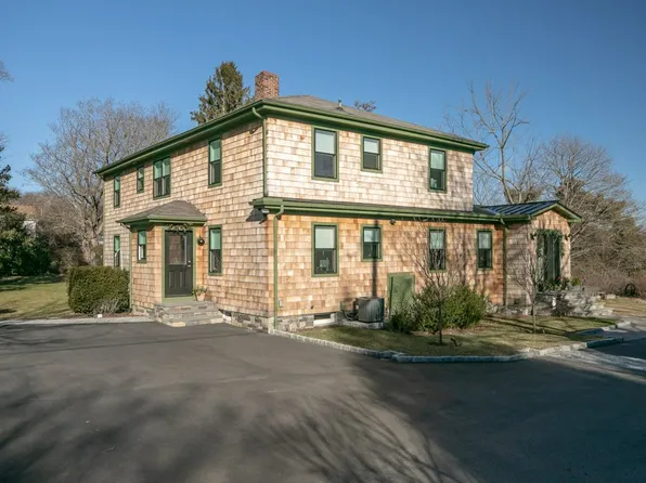 2 Boulevard E #2, Middletown, RI 02842