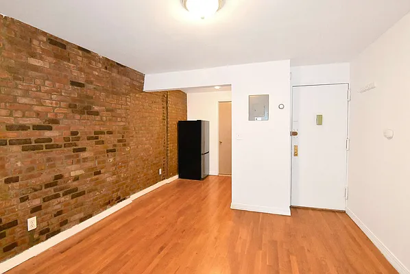 Rented by J Misrahi Realty Corp | media 6