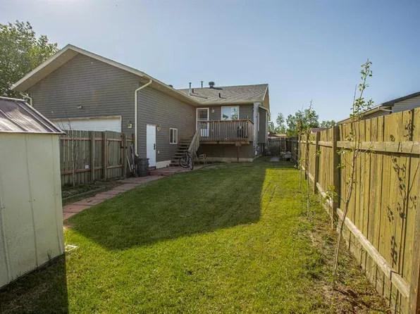 10415 W 106th St, High Level, AB T0H 1Z0