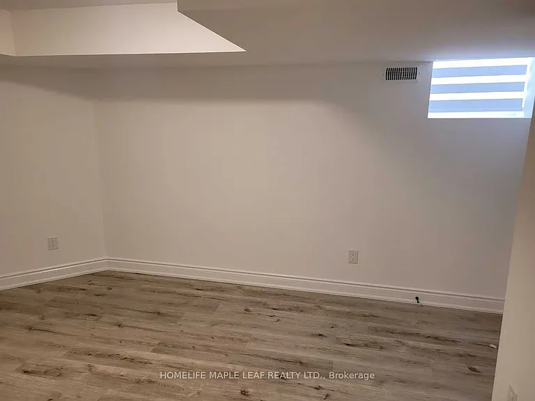19 Freshspring Dr — Photo 5