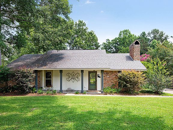 3rd image of 15109 Russett Dr