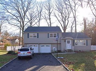 10 Waibel Dr, Allendale, NJ 07401
