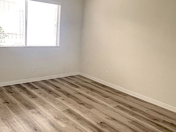 5th image of 1726 S Barrington Ave APT 2