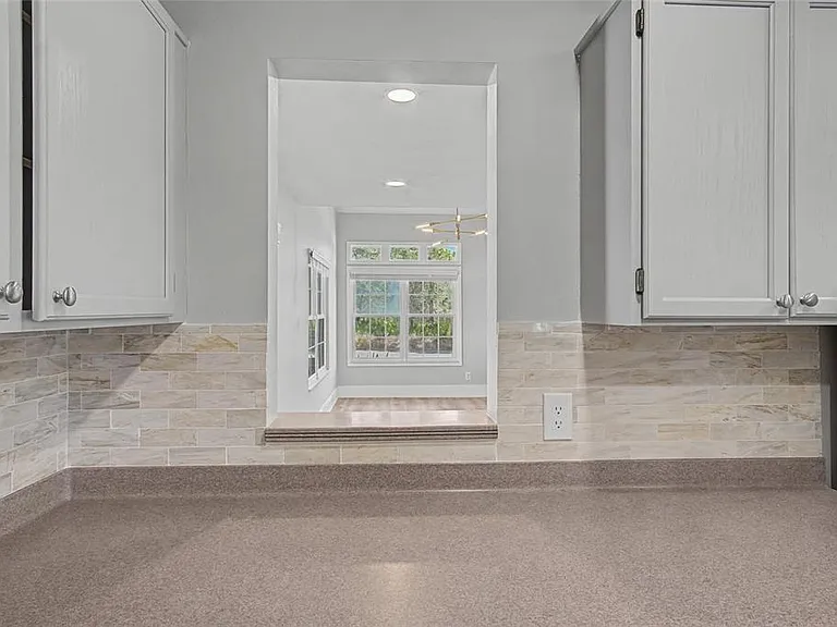 11462 Commercial St — Photo 13