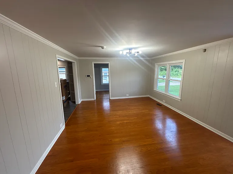 1028 Ethel Ln — Photo 3