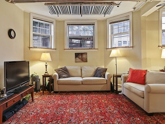 2nd image of 4846 N Paulina St APT Gw