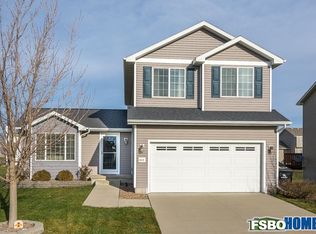 645 SE Pleasant View Dr, Waukee, IA 50263