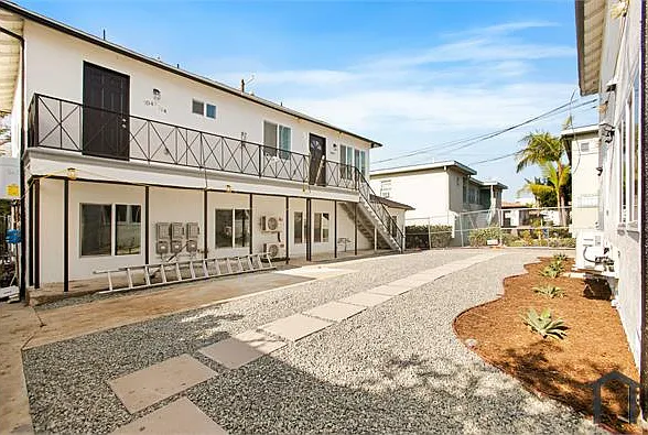 7045 S La Cienega Blvd #3 — Photo 13