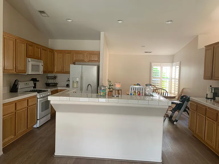 Kitchen and breakfast nook