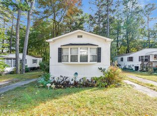 6 Columbine Dr, Jackson, NJ 08527