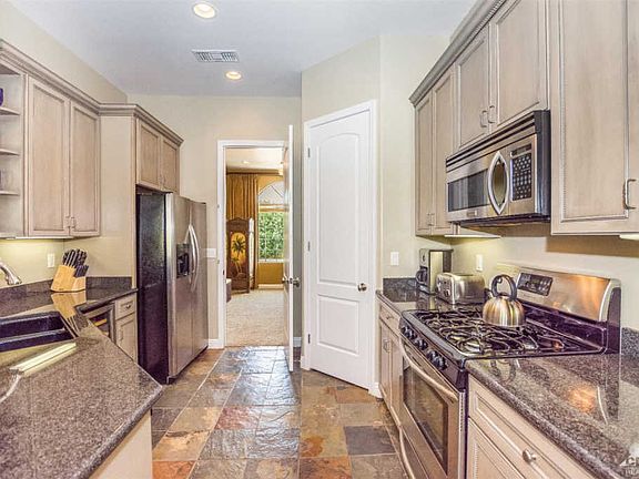5th image of 78417 Koslow Ct