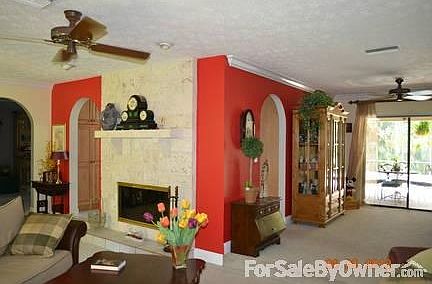 Living Room w Fireplace/ Dining Room