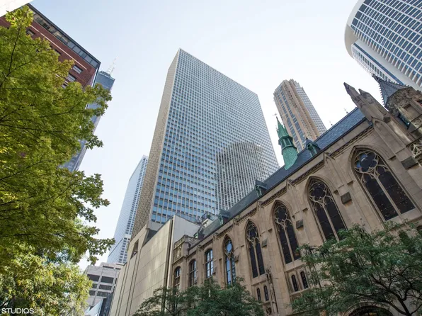111 E Chestnut St, Chicago, IL