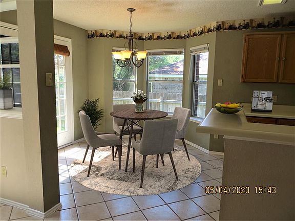 3rd image of 1909 Woodland Dr